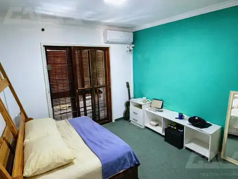 Depto Tipo Casa en Alquiler con 1 cocheras