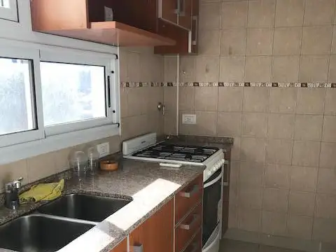 Departamento 2 ambientes con amenities en alquiler en Temperley Este. Unicamente anual