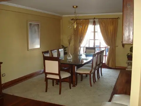 Excelente Chalet en Venta, en impecable estado.