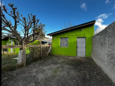 Casa en Alquiler de 1 Habitación y Patio en Barrio Frutillar