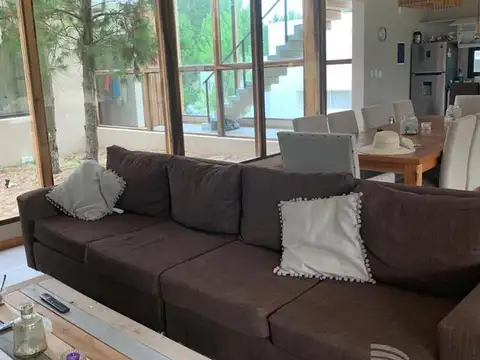 Casa 5 ambientes con 3 baños