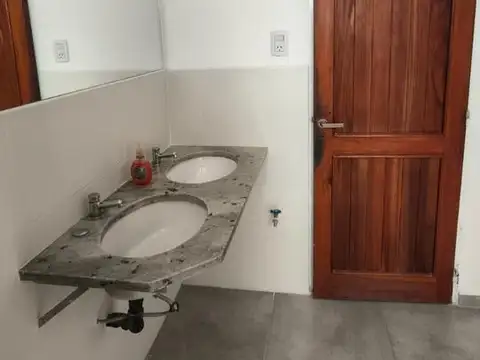 Oficina 2 ambientes con 2 baños