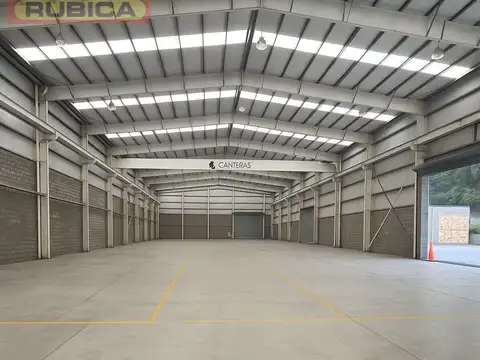Depósito con showroom sobre Panamericana km 27 El Talar
