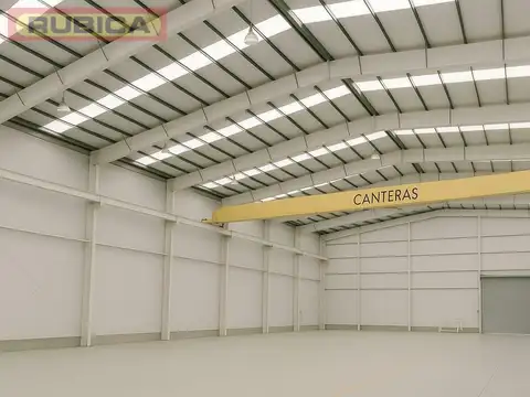Depósito con showroom sobre Panamericana km 27 El Talar