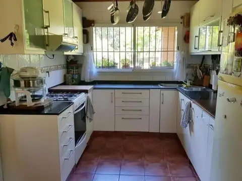 Casa 3 ambientes con 2 baños