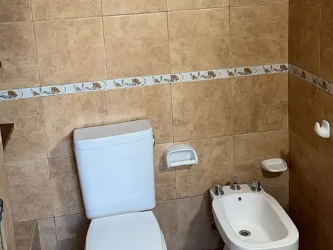 Depto Tipo Casa en Alquiler en Lomas del Mirador, $ 800.000