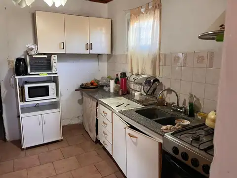 Casa 3 ambientes con 1 baño