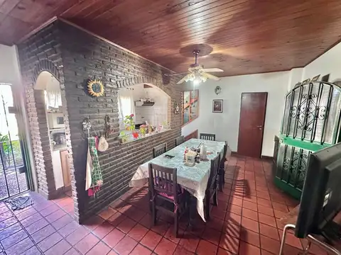 Casa 4 ambientes con 3 baños
