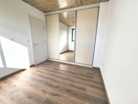 DEPARTAMENTO DE DOS AMB.CON BALCON AMPL,  PARRILLA,AL FRENTE