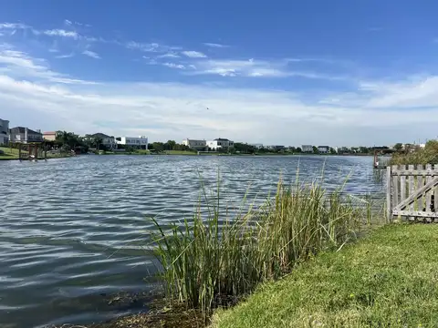 Barrio Vistas - Lote al agua
