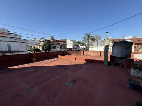 José León Suárez 1400