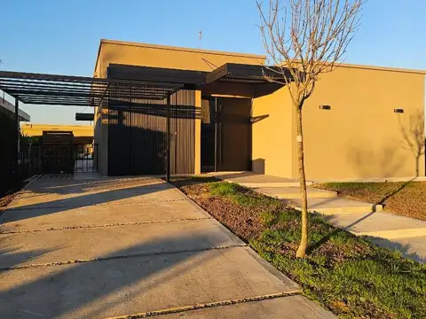 casa en venta con pileta en santo tomas