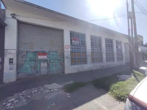 2 LOCALES CONTIGUOS , 225 M2 LOSA DE 5 MTS. DE ALTURA