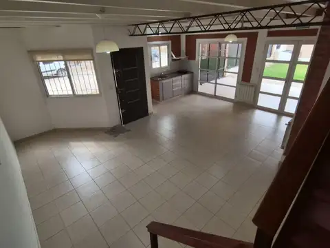 Departamento en Alquiler en General Roca, $ 950.000