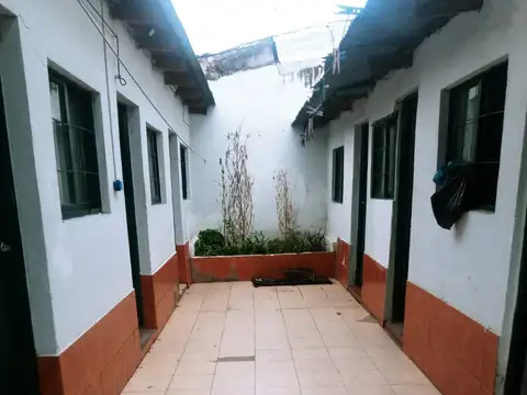 12 Ambientes y 4 Baños