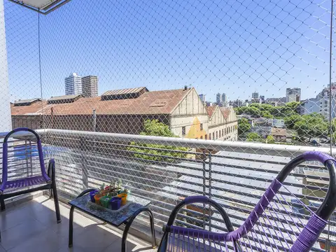 DEPARTAMENTO 4 AMBIENTES EN CABALLITO CON COCHERA