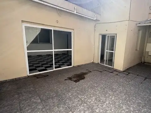 Casa 8 ambientes con 5 baños