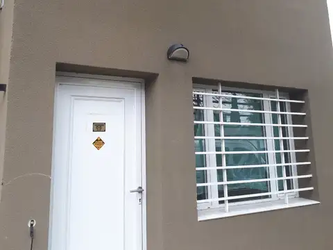 Casa en Alquiler en Centro, $ 1.111