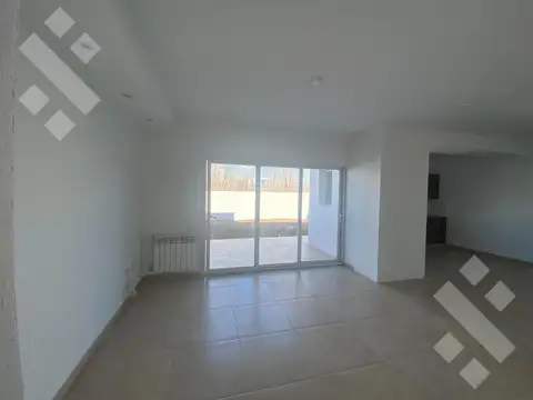 Depto Tipo Casa en Alquiler en Neuquén, $ 3.100.000