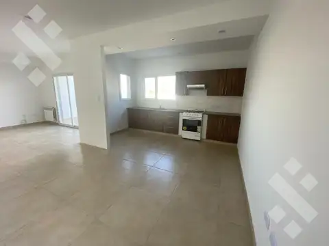 Depto Tipo Casa en Alquiler con 1 cocheras