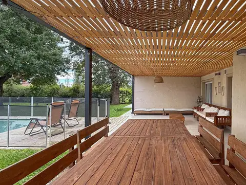 Casa 4 ambientes con 3 baños