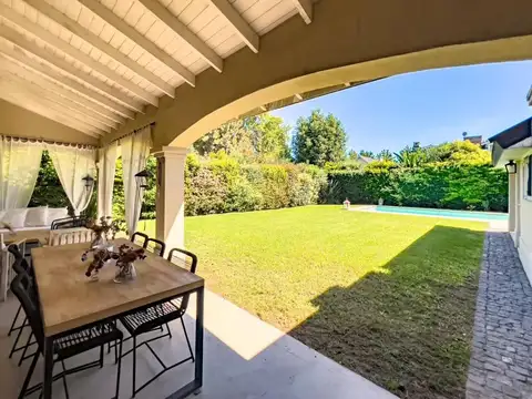 Casa en Venta en El Establo, USD 390.000