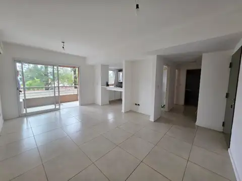 José León Suárez 1100, Piso 1