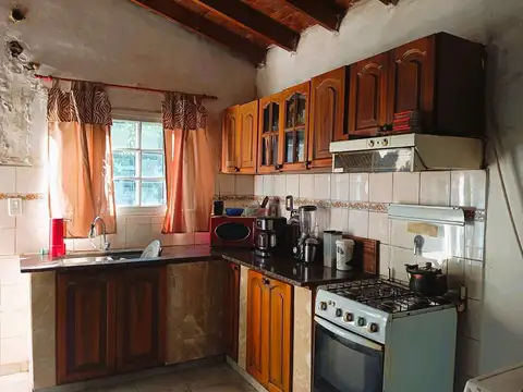 CASA 4 AMBIENTES VENTA TRISTAN SUAREZ CON DEPTO