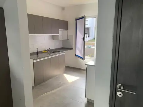 Depto Tipo Casa en Venta en Miradores De Manantiales, USD 185.000