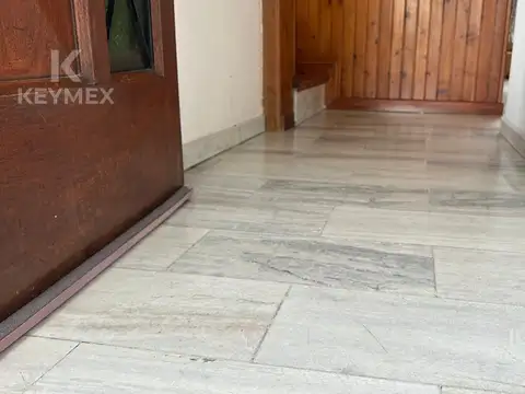 Casa en Venta con 4 cocheras