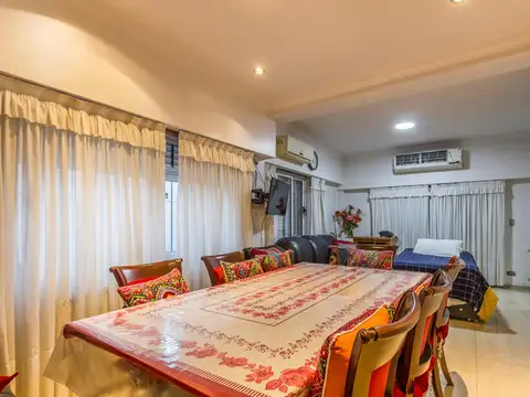 Casa 10 ambientes con 8 baños