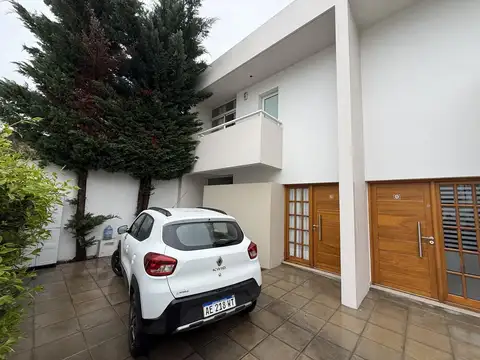 Casa en Venta en Manuel B Gonnet, USD 145.000