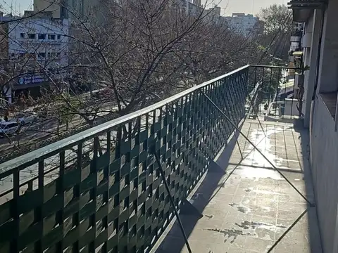 ALQUILER 4 amb BALCON Alte. Brown 700 piso 3°