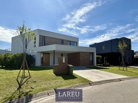 Casa en alquiler en Ayres Plaza, Pilar