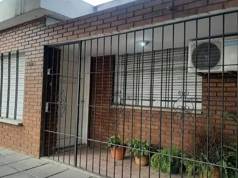 CASA DOS DORMITORIOS CON DEPARTAMENTO Y GALPON