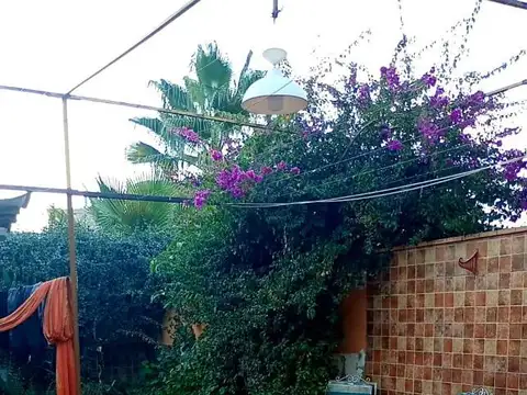 Se vende casa en Guaymallen inmediaciones Carril Thomas Godoy Cruz y Bandera de los Andes.