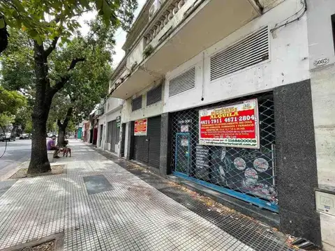 Local en Alquiler en Monte Castro, $ 850.000