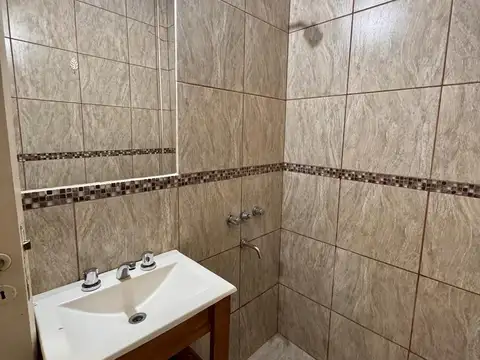 DEPARTAMENTO DE UN DORM CON PATIO EN PLANTA BAJA ALQUILER