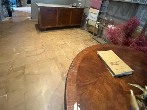 Casa 6 ambientes con 2 baños