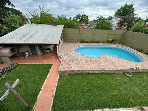 VENTA QUINTA 5 AMB GRAND BOURG CON PILETA Y PARQUE