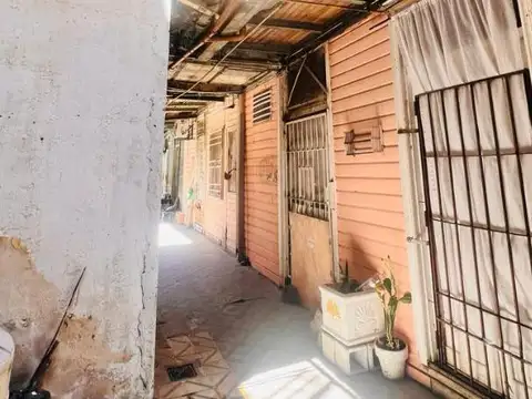 VENTA casa multifamiliar cerca de caminito.-