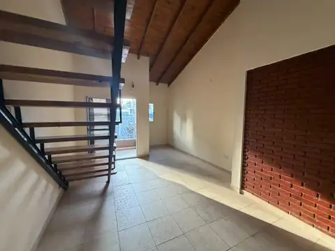 Depto Tipo Casa 2 ambientes con 2 baños