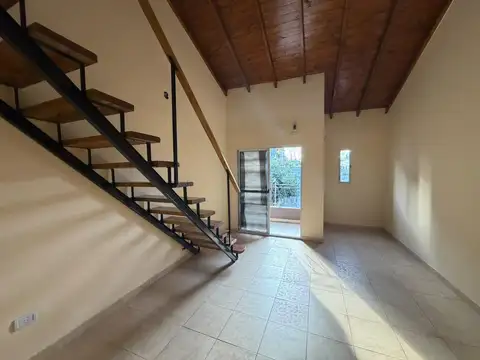 Depto Tipo Casa en Alquiler en Santos Lugares, $ 770.000