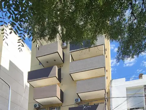 VENTA OFICINAS O COMERCIO EN GEMES, CON VISTA A LA CAÑADA Y ENTRADA INDEPENDIENTE