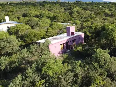 Casa con Gran terreno en Villa de las Rosas