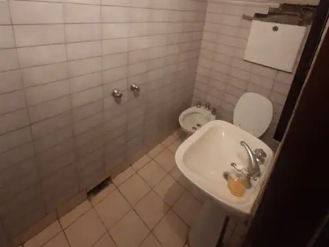 Galpon en Alquiler en Olivos, USD 1.700