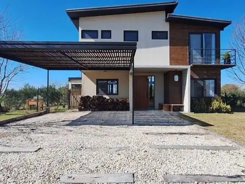 VENTA CASA DE DISEÑO - PILAR- Acepta prop. en pago