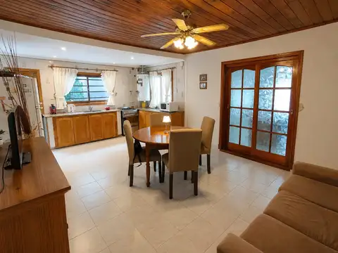 Casa 4 ambientes con 1 baño