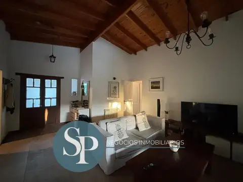 Casa en Venta con 2 cocheras