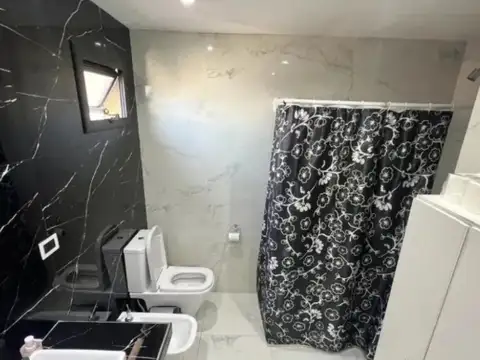 Casa en Venta en Valentin Alsina, USD 240.000